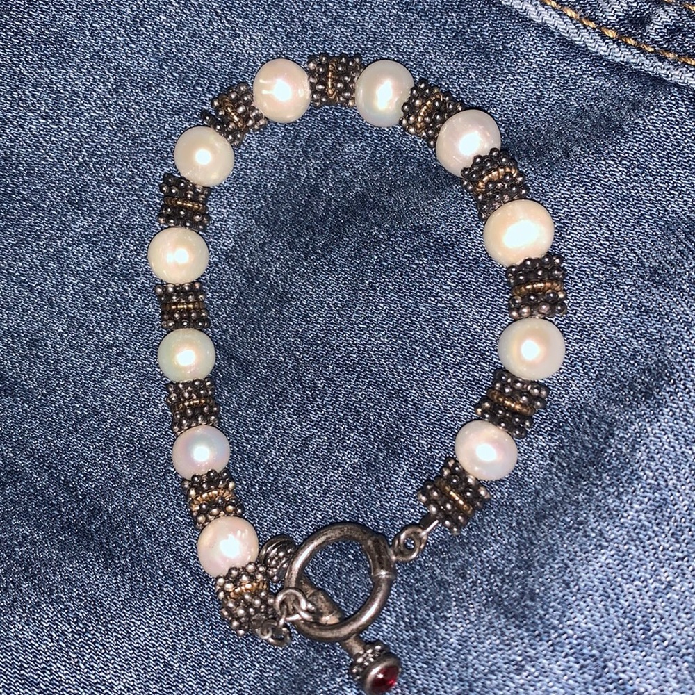 Pearl bracelet